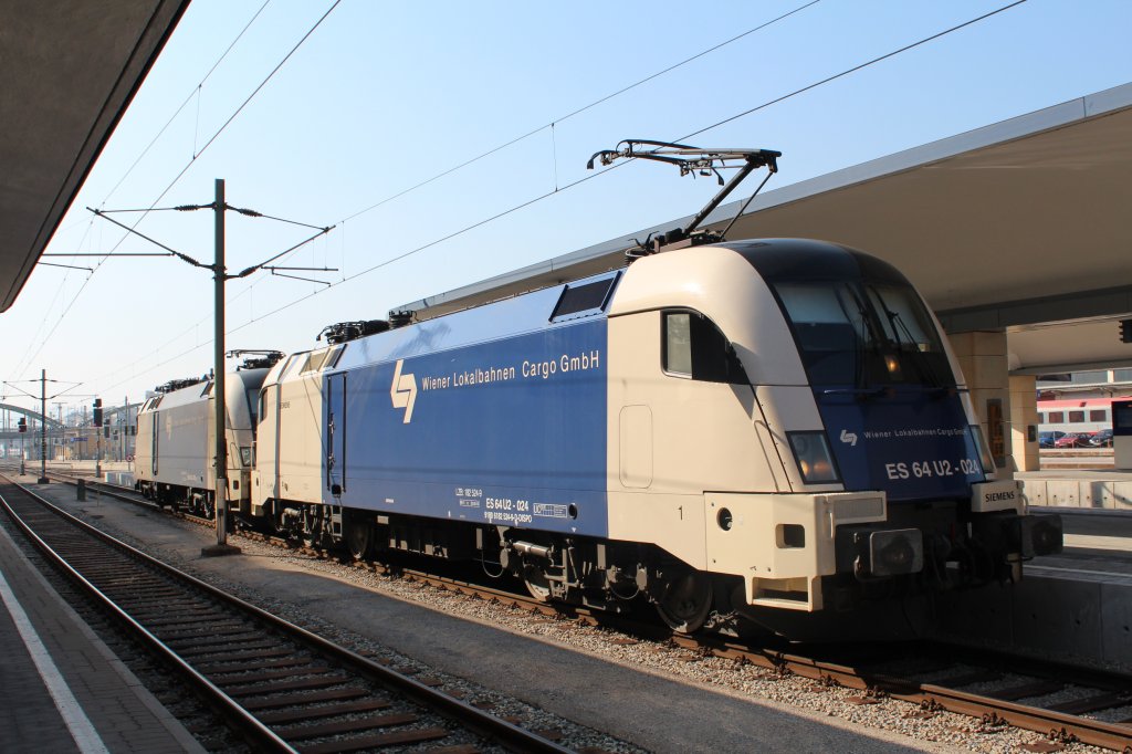 ES 64 U2-024 ebenfalls am 17. M�rz 2012 in Wien-West.