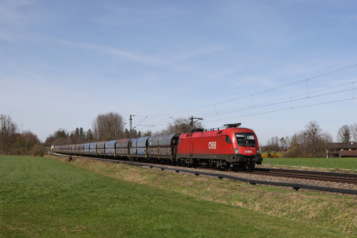 1116 051 war am 20. M�rz 2024 bei Brannenburg in Richtung Kufstein unterwegs.