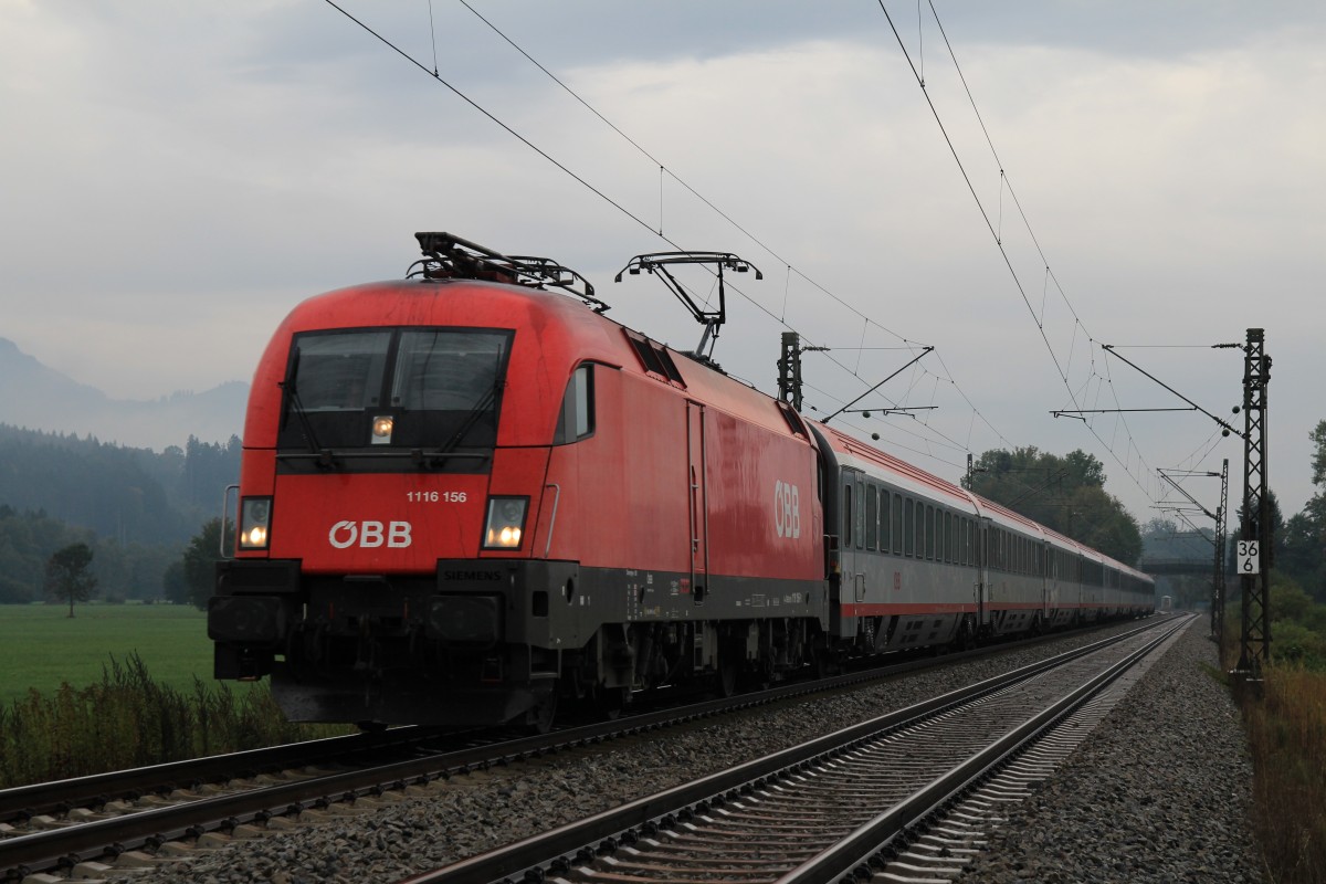 1116 156-1 war am 4. Oktober 2013 bei �bersee am Chiemsee auf dem Weg nach Salzburg.