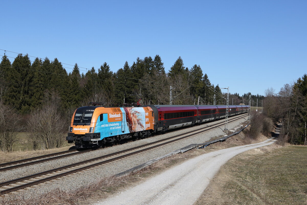 1116 229  Steinbach  auf dem Weg nach M�nchen am 9. M�rz 2022 bei Grabenst�tt im Chiemgau.