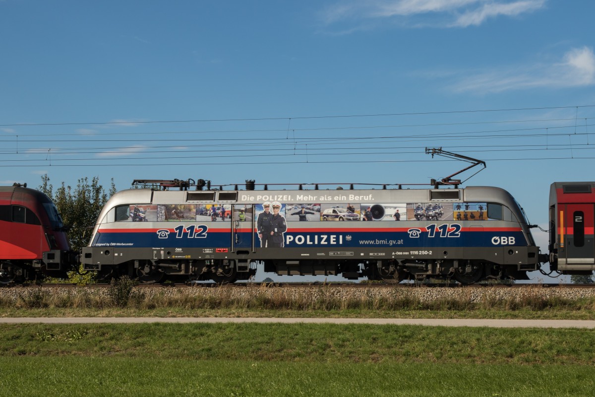 1116 250-0 der  Polizei -Taurus am 2. Oktober 2015 bei �bersee am Chiemsee.