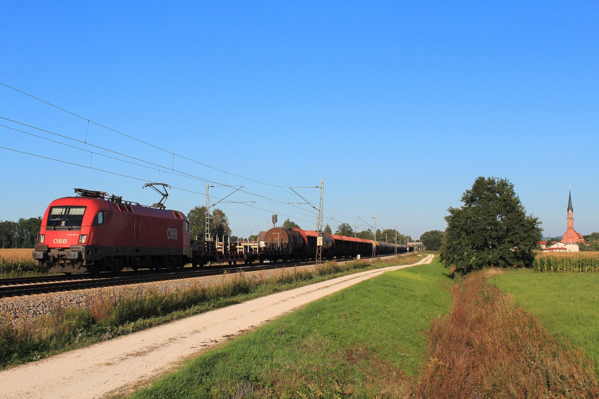 1116 263-3 mit einem gemischten G�terzug am 9. September 2012 bei �bersee am Chiemsee.