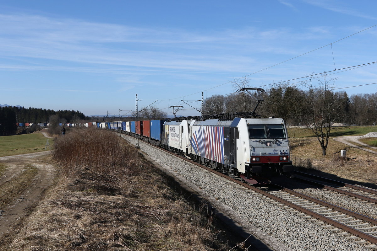 186 444 & 186 443 aus M�nchen kommend am 21. Februar 2021 bei Grabenst�tt im Chiemgau.