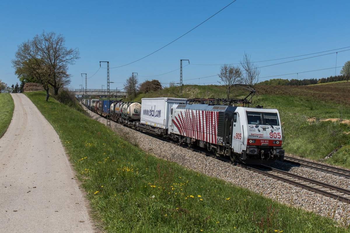189 905 war am 29. April 2016 bei Stra� unterwegs in Richtung Salzburg.