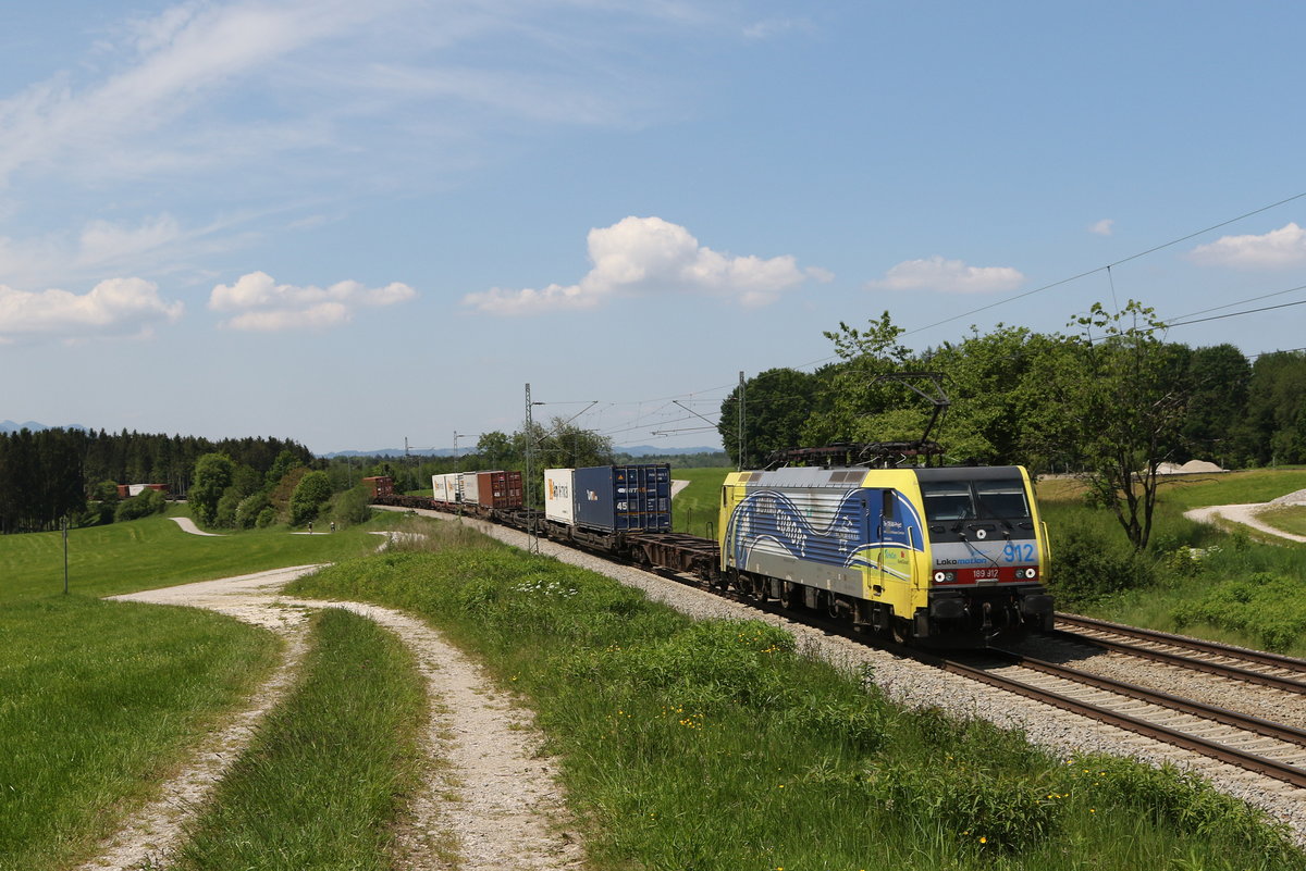 189 912  Moving Europe  mit einem  KLV  aus M�nchen kommend am 19. Mai 2020 bei Grabenst�tt im Chiemgau.