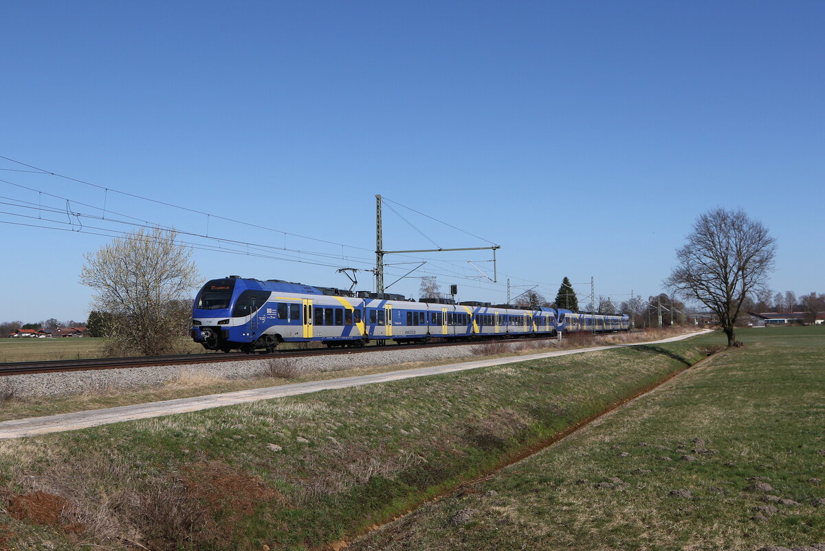 430 023 und 430 028 waren am 13. M�rz 2026 bei �bersee am Chiemsee in Richtung M�nchen unterwegs.