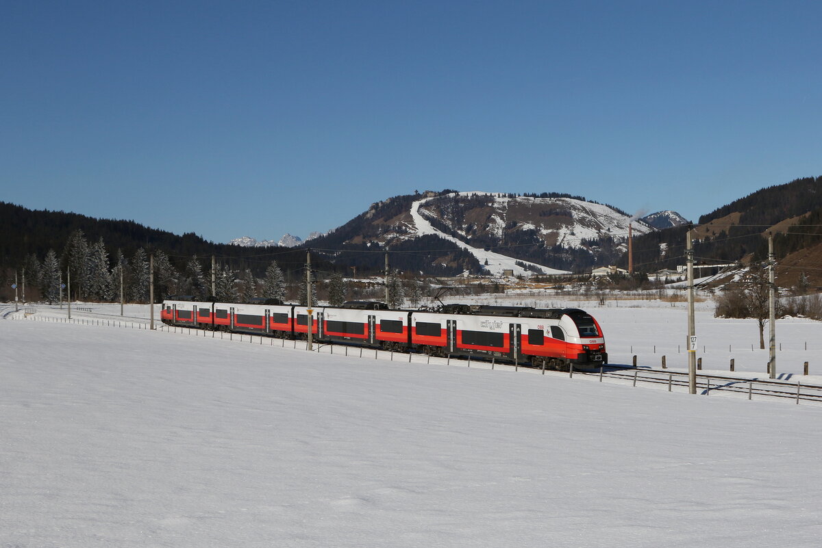 4748 042 war am 5. Februar 2025 bei Grie�en in Richtung Saalfelden unterwegs.