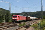 185 023 mit einem gemischten G�terzug am 21.