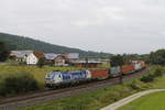 193 883 mit einem Containerzug am 10.