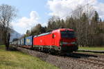 193 307 mit einem  KLV  aus Kufstein kommend am 21.