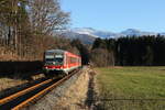 628 612 aus Aschau kommend vor dem Hintergrund der Kampenwand am 18.