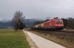 1116 105-8 mit einem gemischten G�terzug aus Salzburg kommend am 5.